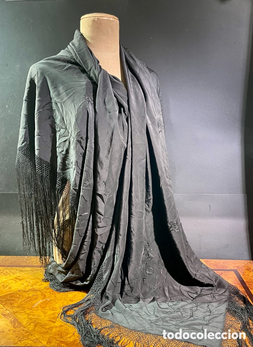 Antig&uuml;edades: Mant&oacute;n con Flores y P&aacute;jaros - Foto 1