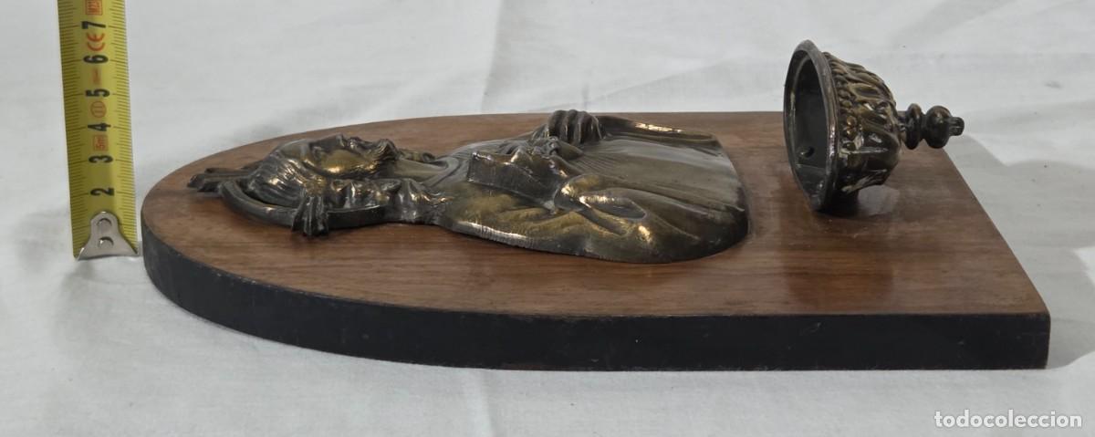 Antig&uuml;edades: Benditera cristo corazon de Jes&uacute;s, bronce y madera - Foto 12