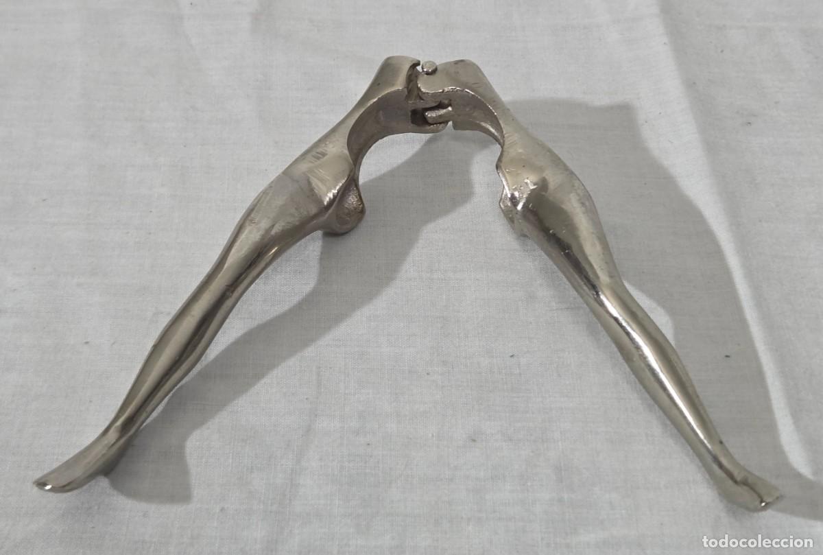Antig&uuml;edades: Cascanueces en forma de piernas de mujer - Foto 9