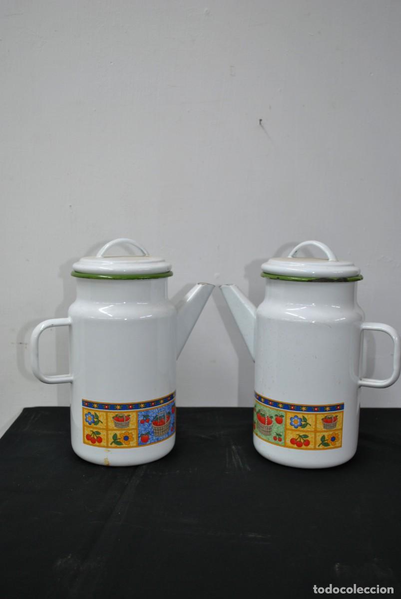 Antig&uuml;edades: PAREJA DE JARRAS O LECHERAS PORCELANA