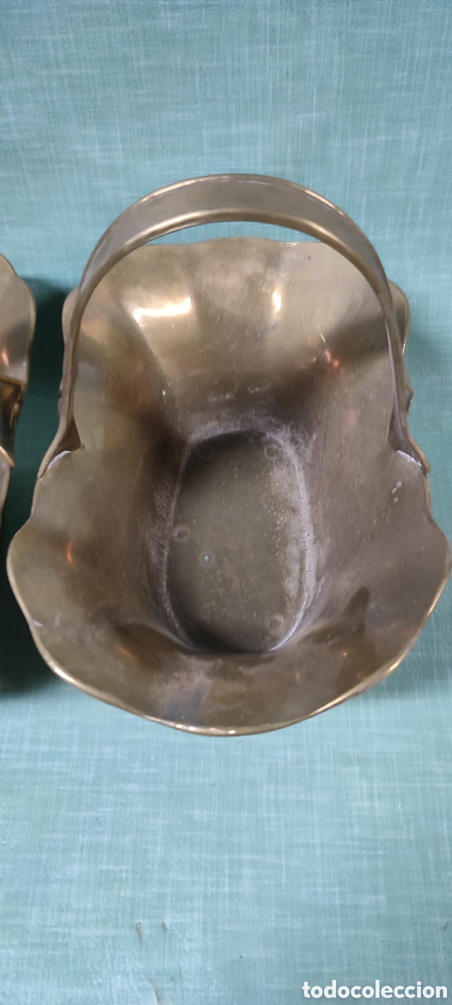 Antig&uuml;edades: Dos cestitas cestas de lat&oacute;n decorativas. - Foto 4