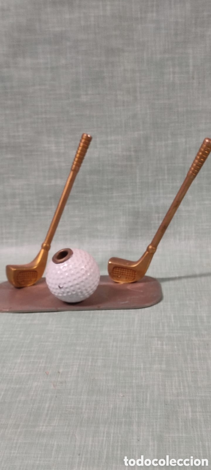Oggetti Antichi: Accesorio de escritorio para bol&iacute;grafo, bola de golf y palos de golf. Muy curioso