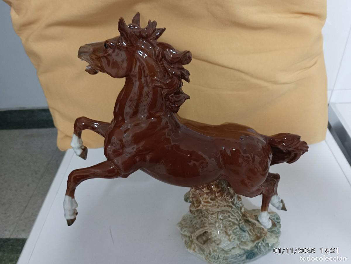 Antig&uuml;edades: ALGORA ,CABALLO MARRON ENCABRITADO ,NUEVO - Foto 2
