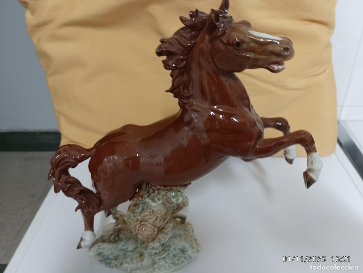 Antig&uuml;edades: ALGORA ,CABALLO MARRON ENCABRITADO ,NUEVO - Foto 3