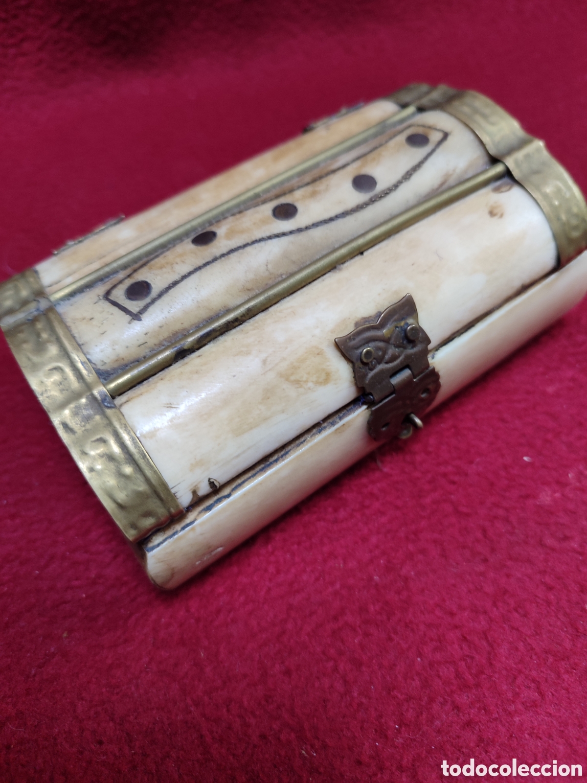 Antig&uuml;edades: Caja estuche de hueso. - Foto 1