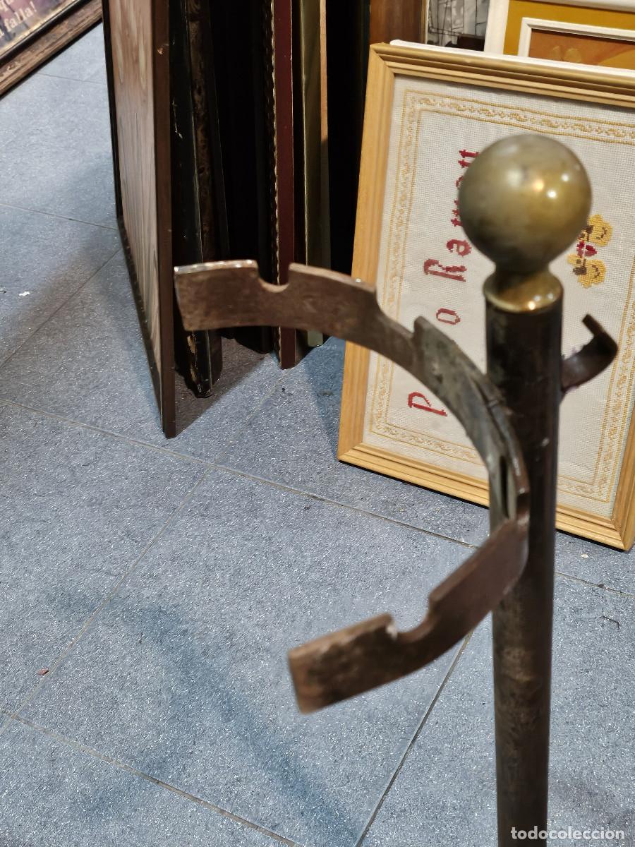 Antig&uuml;edades: colgador de asesorios de chimenea - Foto 3