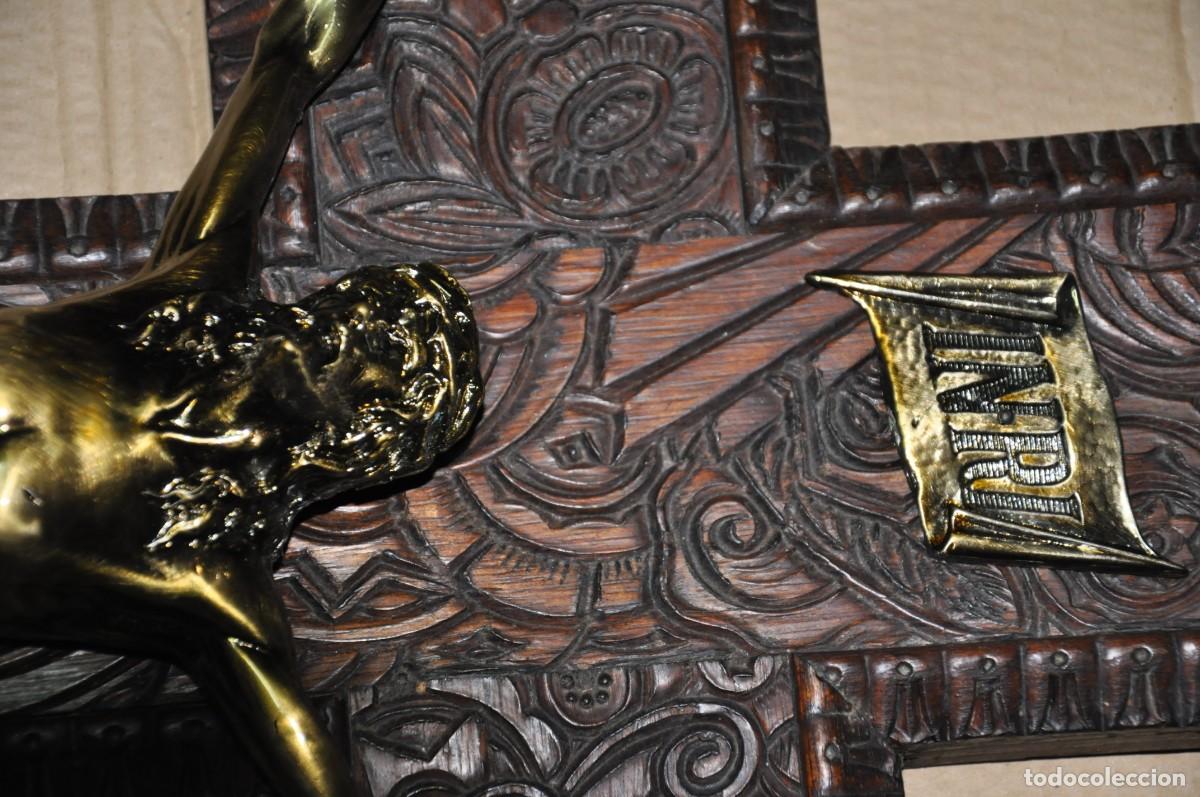 Antig&uuml;edades: INCRE&Iacute;BLE CRUZ MADERA GRABADA CON CRISTO BRONCE - Foto 6