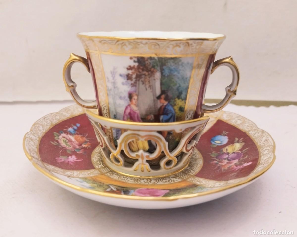Antig&uuml;edades: Taza y plato de porcelana alemana. Dresden.