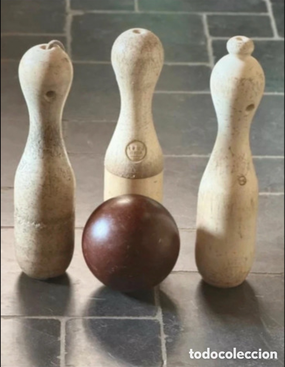 Antiques: Antigua bola de bolos con 3 bolos