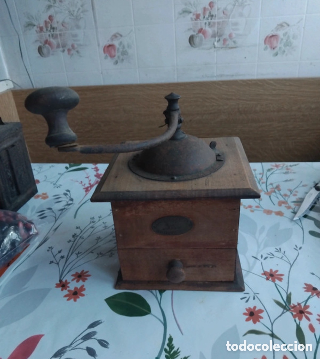 Antiquit&auml;ten: Antiguo molinillo de caf&eacute;