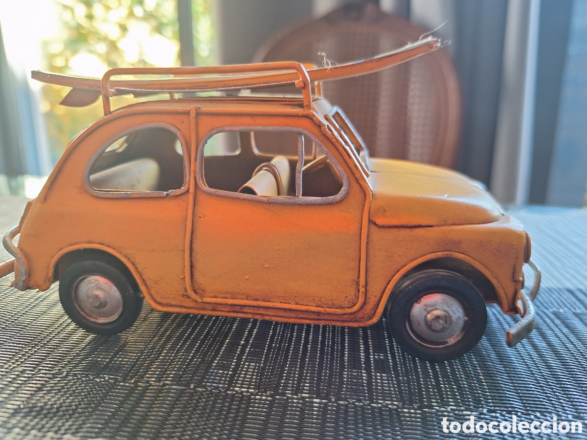 Antiquit&eacute;s: Coche met&aacute;lico de juguete