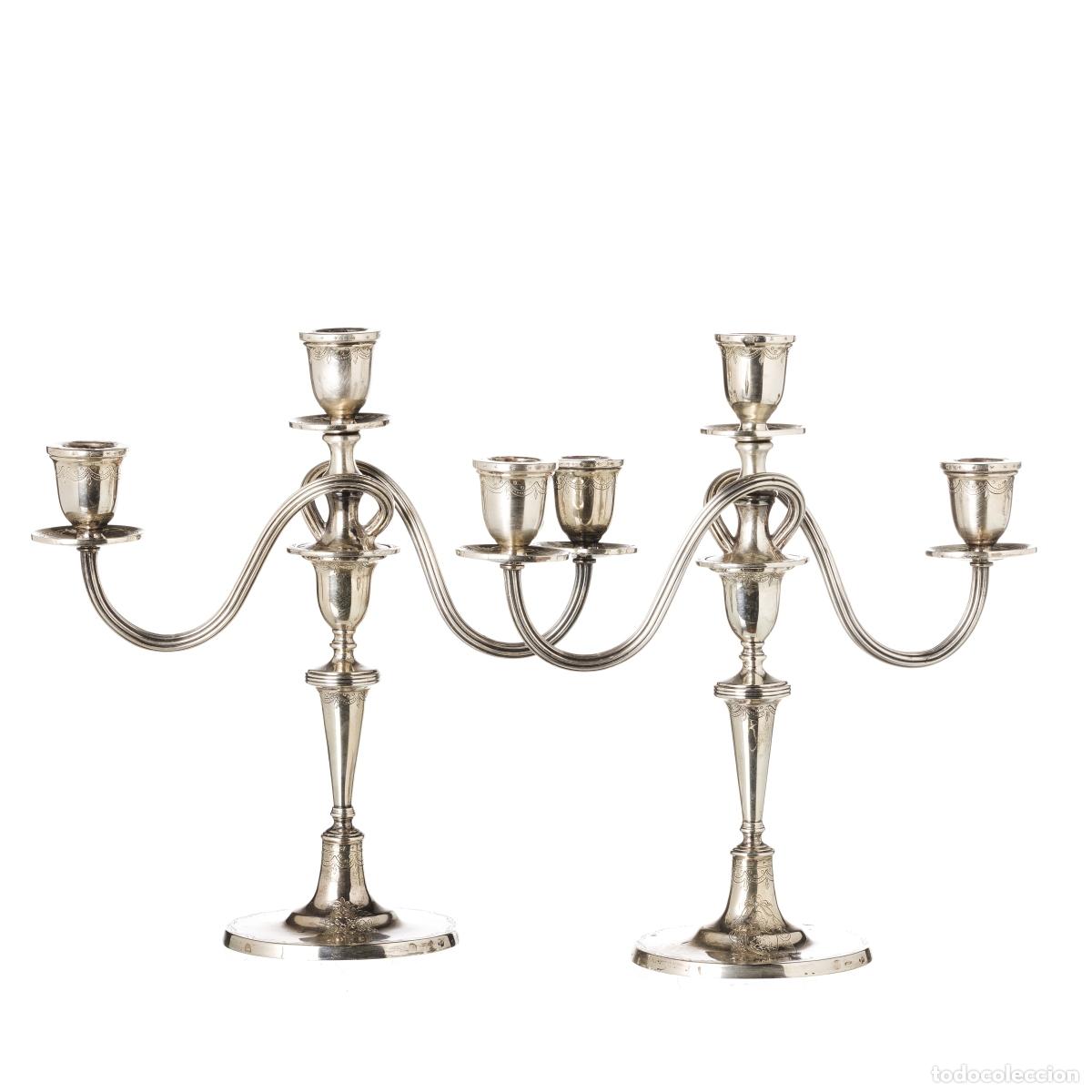 Antig&uuml;edades: PAR DE CANDELABROS DE PLATA - Foto 1