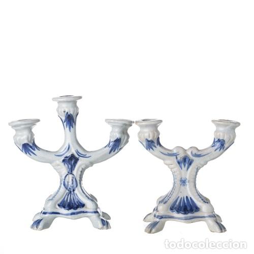 Antig&uuml;edades: DOS CANDELABROS DE LOZA - Foto 1
