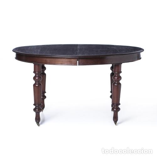 Antig&uuml;edades: MESA DE COMEDOR OVALADA - Foto 1