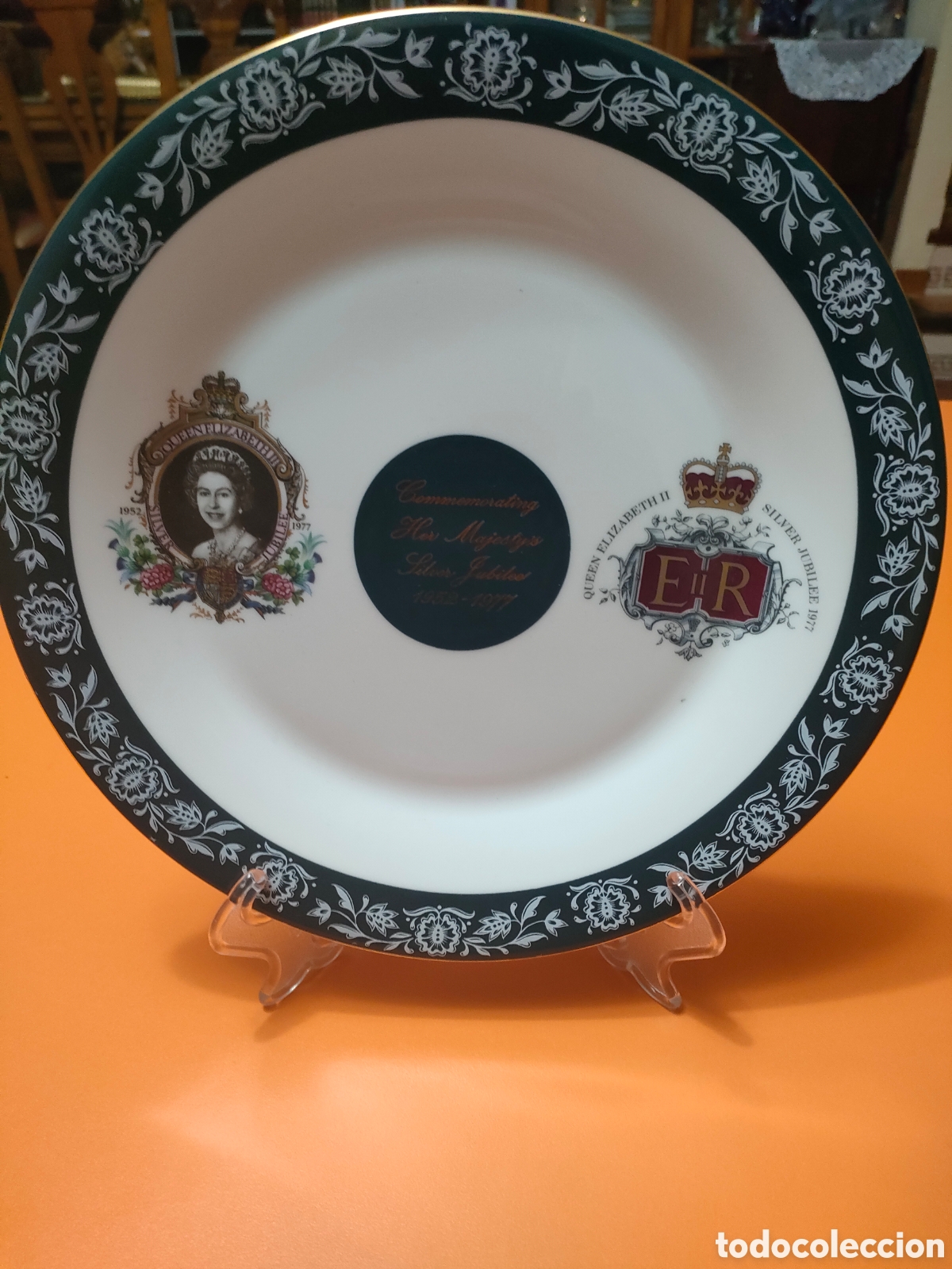 Antig&uuml;edades: Plato Jubileo de Plata Isabel II - Foto 1