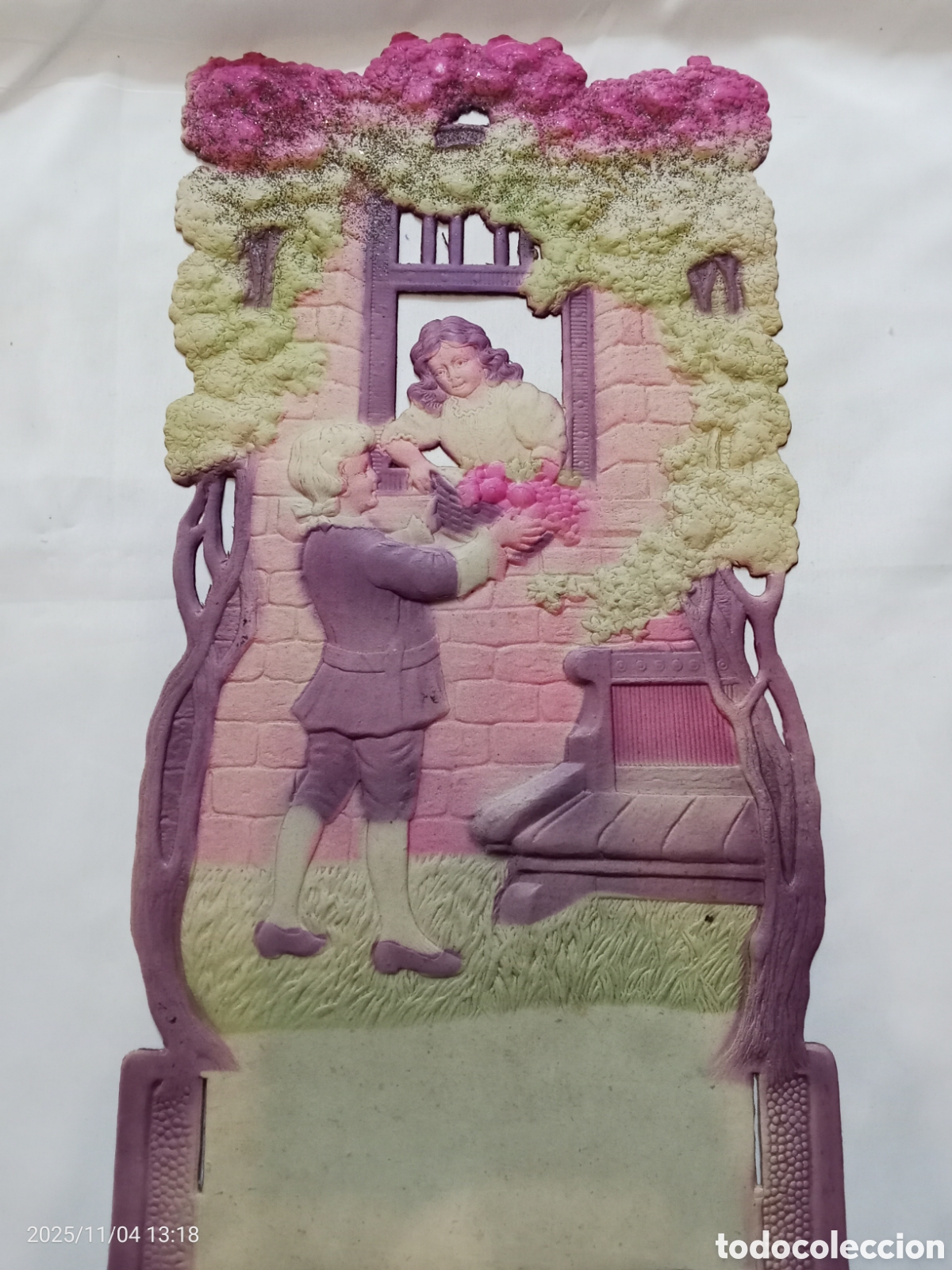 Antiquit&eacute;s: Cart&oacute;n troquelado para colgar en relieve rom&aacute;ntico