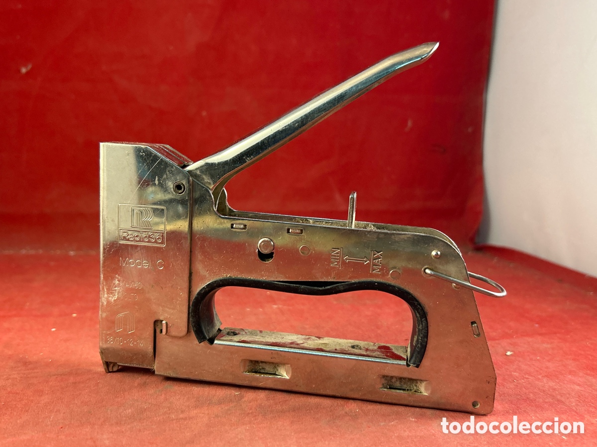 Antig&uuml;edades: GRAPADORA RAPID36 MODEL C