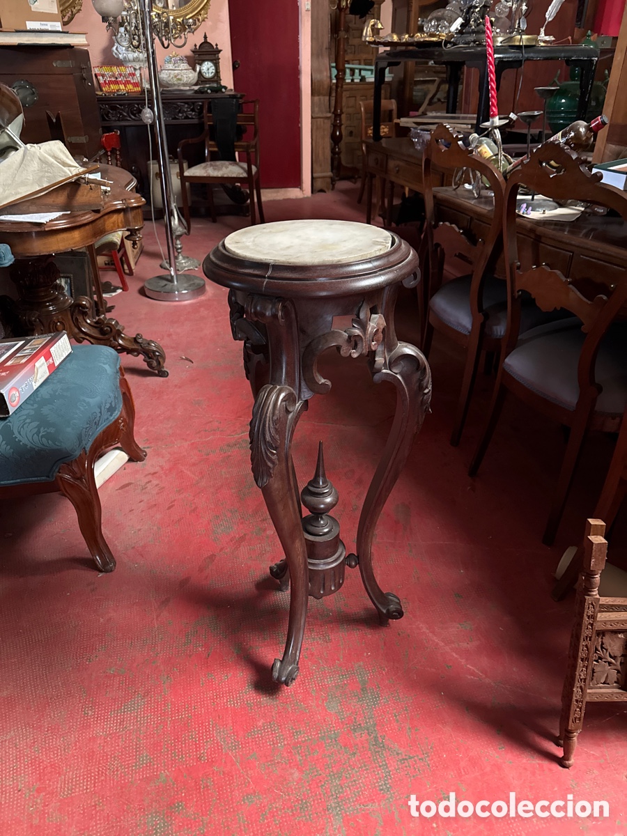 Antig&uuml;edades: Bonito macetero o peana en madera - Foto 1