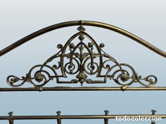 Antig&uuml;edades: ANTIGUO CABECERO DE CAMA , REALIZADA EN BRONCE - Foto 2
