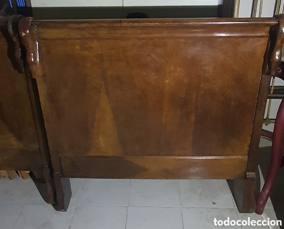 Antig&uuml;edades: Cabezal antiguo de cama de madera - Foto 1