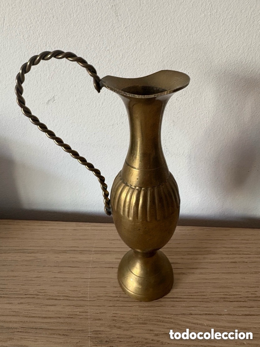 Antig&uuml;edades: Antigua jarra de bronce (A16) - Foto 2