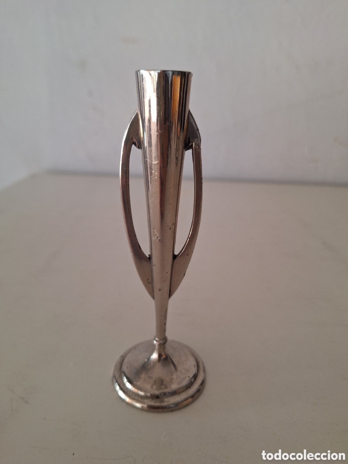 Antig&uuml;edades: Mini &aacute;nfora met&aacute;lica - Foto 1