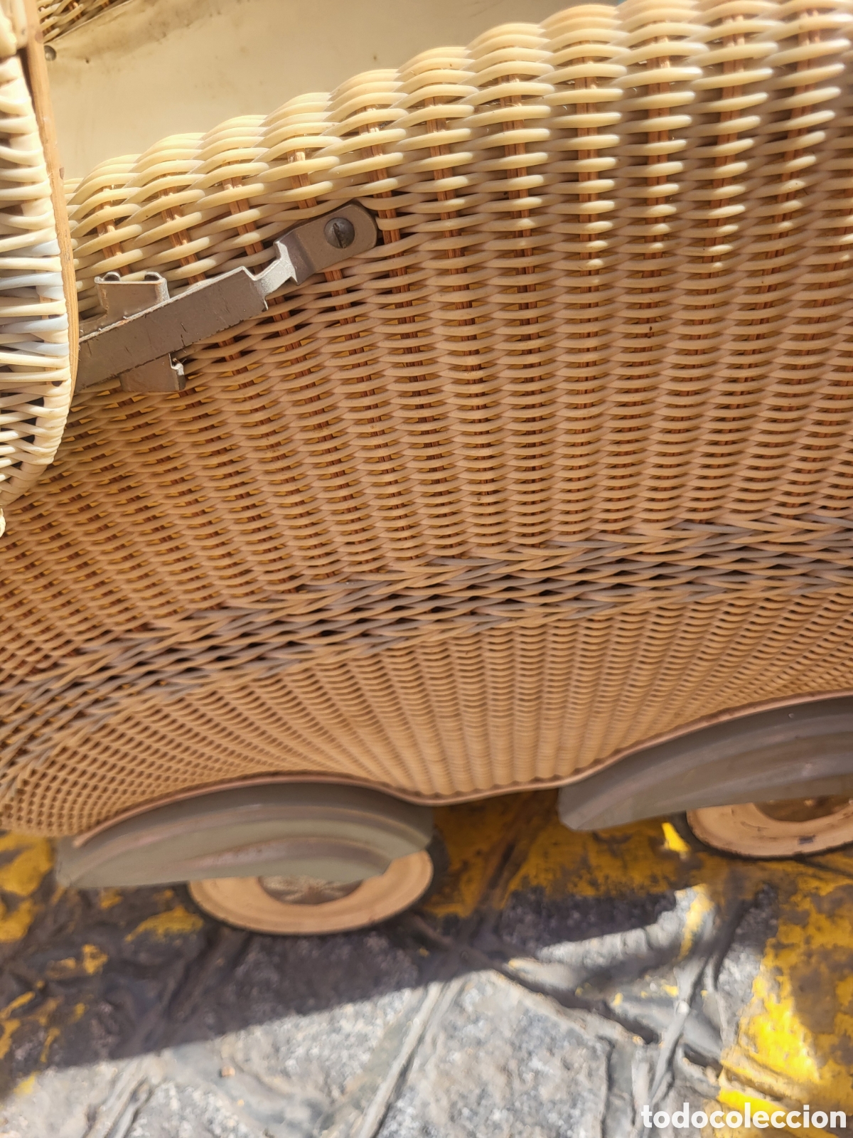 Antig&uuml;edades: Coche de mu&ntilde;ecas antiguo - Foto 2