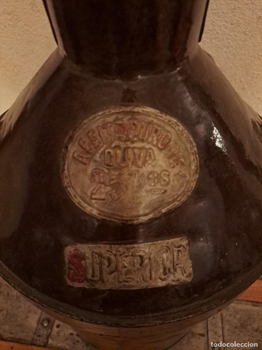 Antig&uuml;edades: Gran aceitera antigua de metal - Foto 3