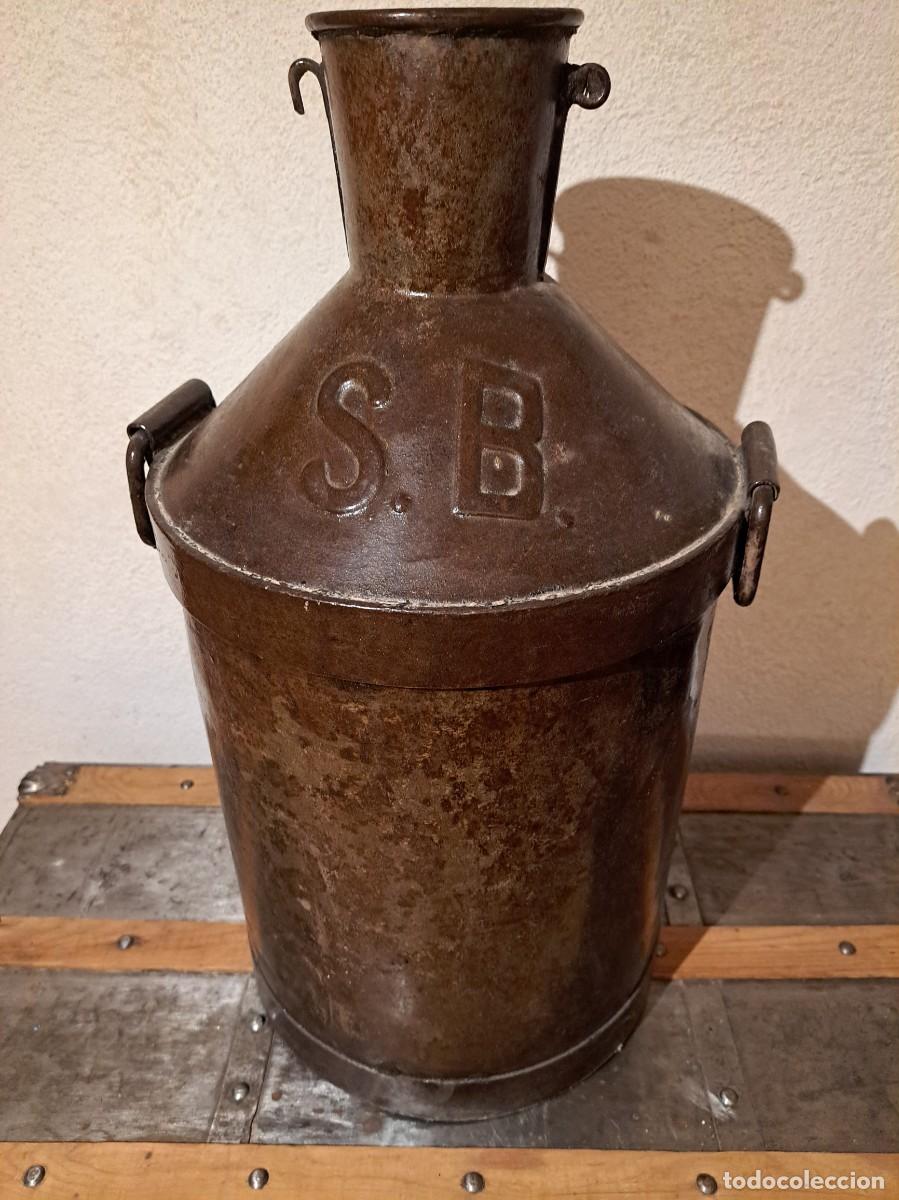 Antig&uuml;edades: Gran aceitera antigua de metal - Foto 6