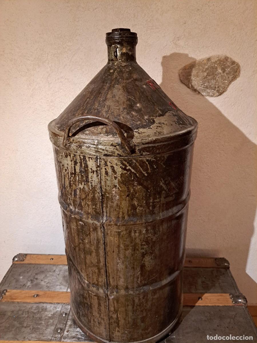 Antig&uuml;edades: Gran aceitera antigua de metal - Foto 2