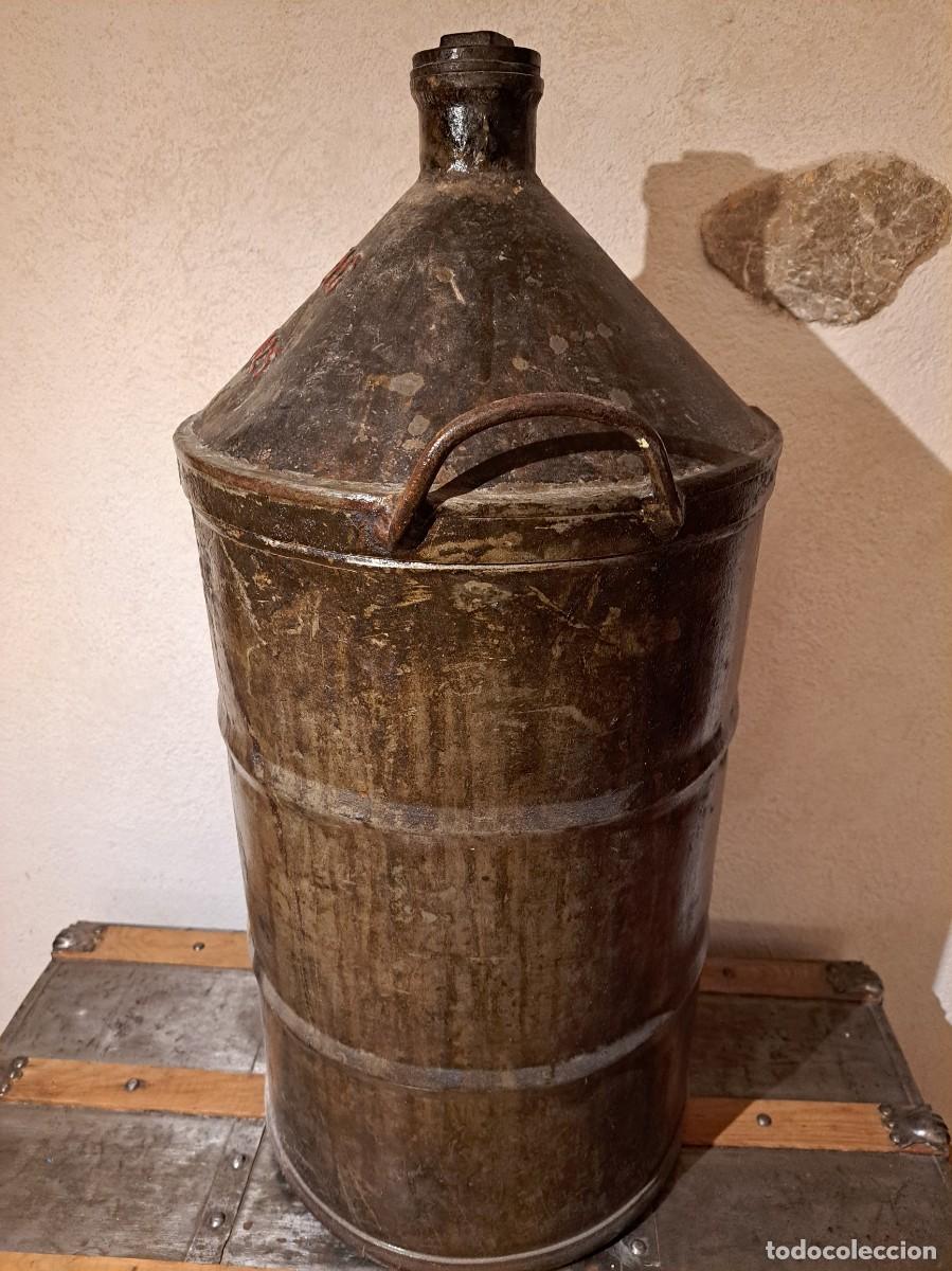 Antig&uuml;edades: Gran aceitera antigua de metal - Foto 3