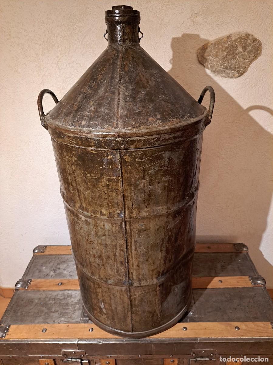 Antig&uuml;edades: Gran aceitera antigua de metal - Foto 5