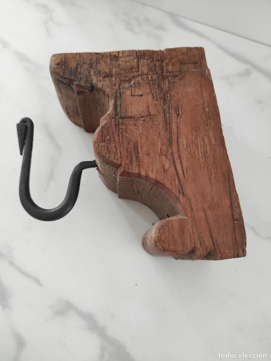 Antig&uuml;edades: Colgador de madera / m&eacute;nsula rustico - Foto 2