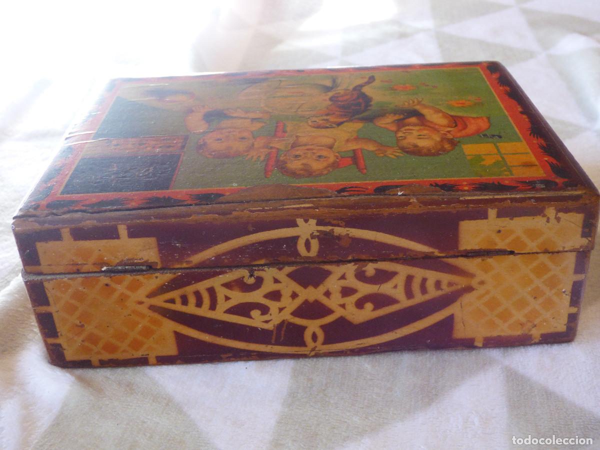 Antig&uuml;edades: Caja de madera decorada.A&ntilde;os 40. - Foto 6