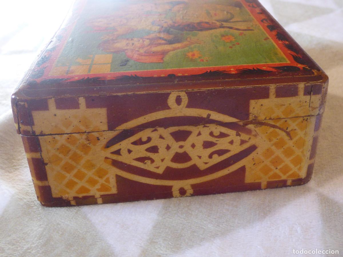 Antig&uuml;edades: Caja de madera decorada.A&ntilde;os 40. - Foto 7