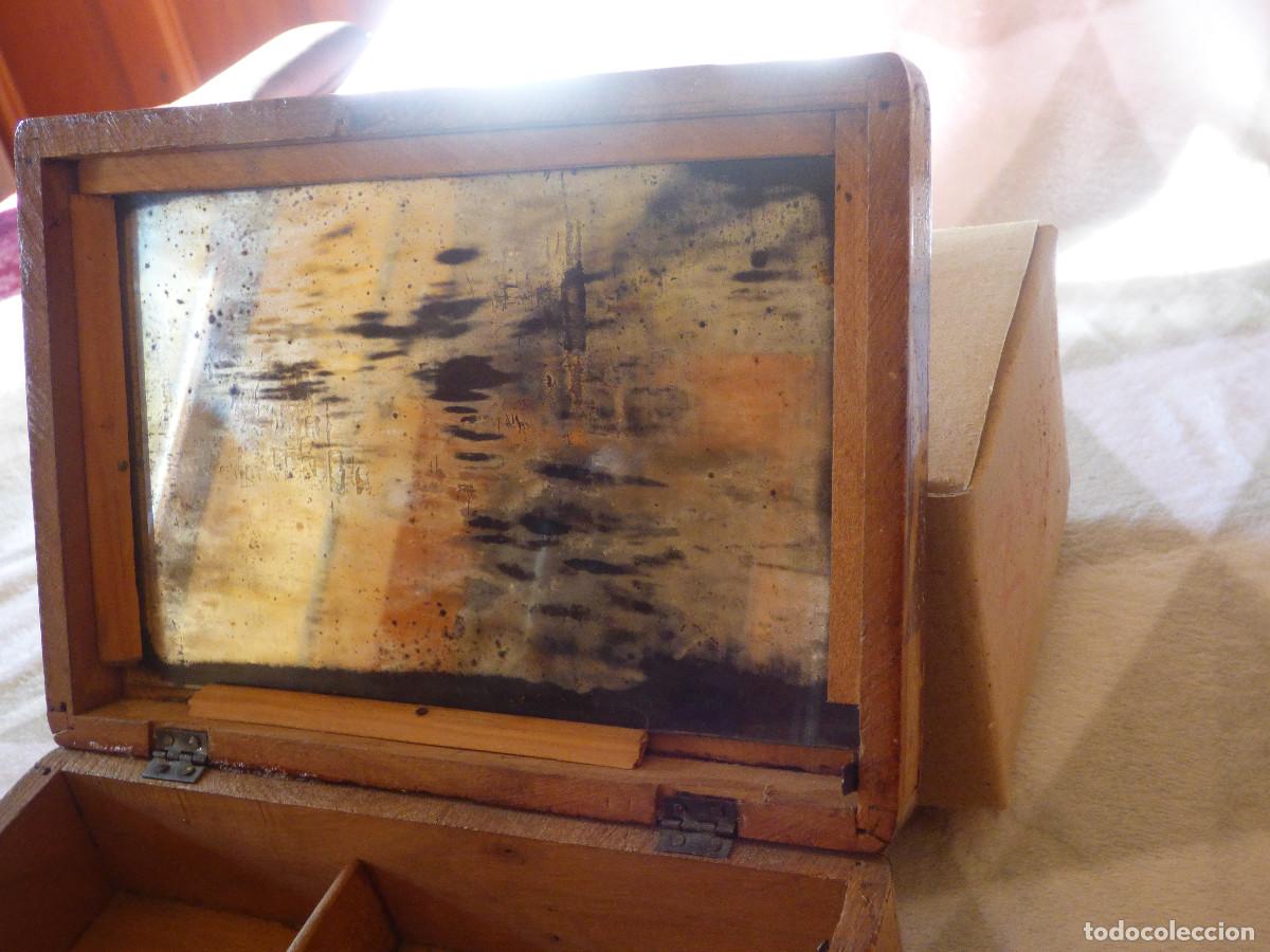 Antig&uuml;edades: Caja de madera decorada.A&ntilde;os 40. - Foto 9
