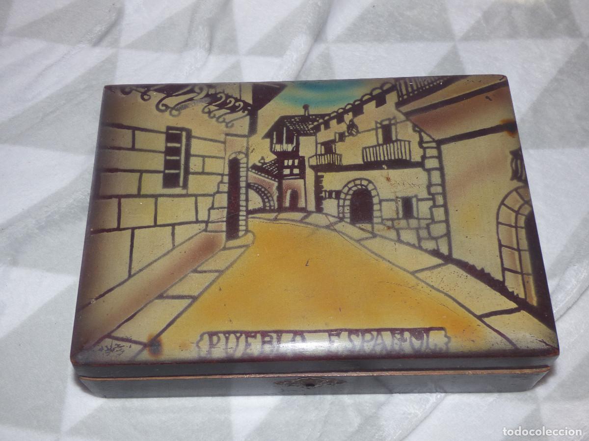 Antig&uuml;edades: Caja de madera decorada.A&ntilde;os 40. - Foto 1
