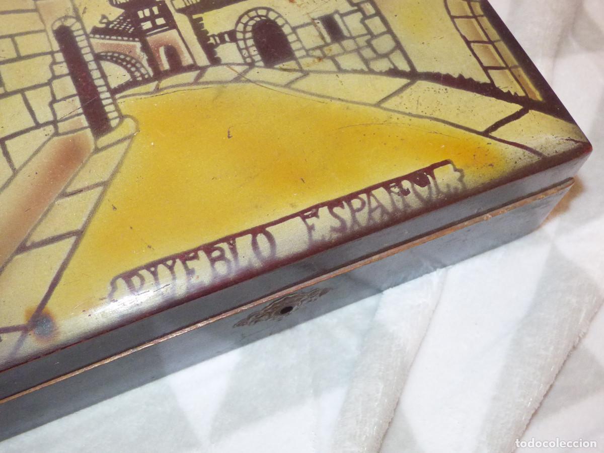 Antig&uuml;edades: Caja de madera decorada.A&ntilde;os 40. - Foto 2