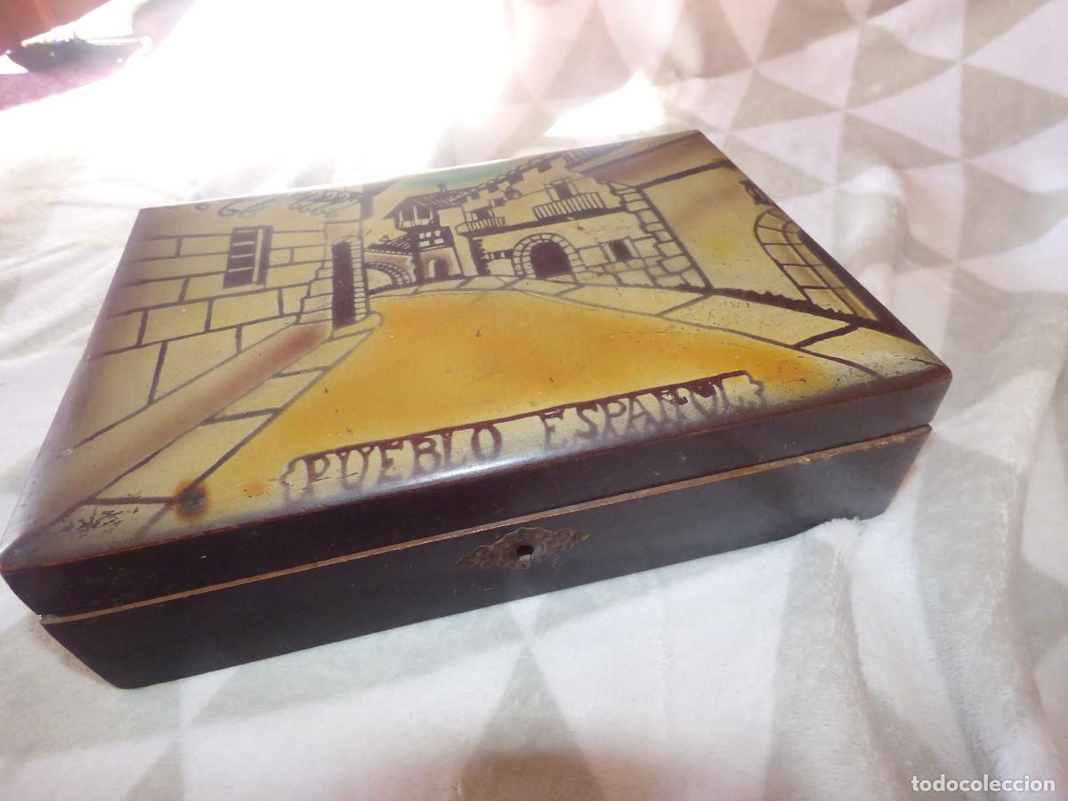 Antig&uuml;edades: Caja de madera decorada.A&ntilde;os 40. - Foto 4