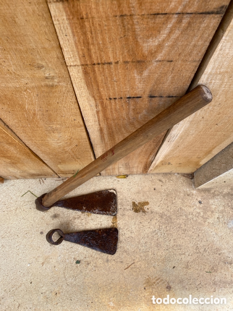 Antig&uuml;edades: Lote 2 azadones antiguos - Foto 3