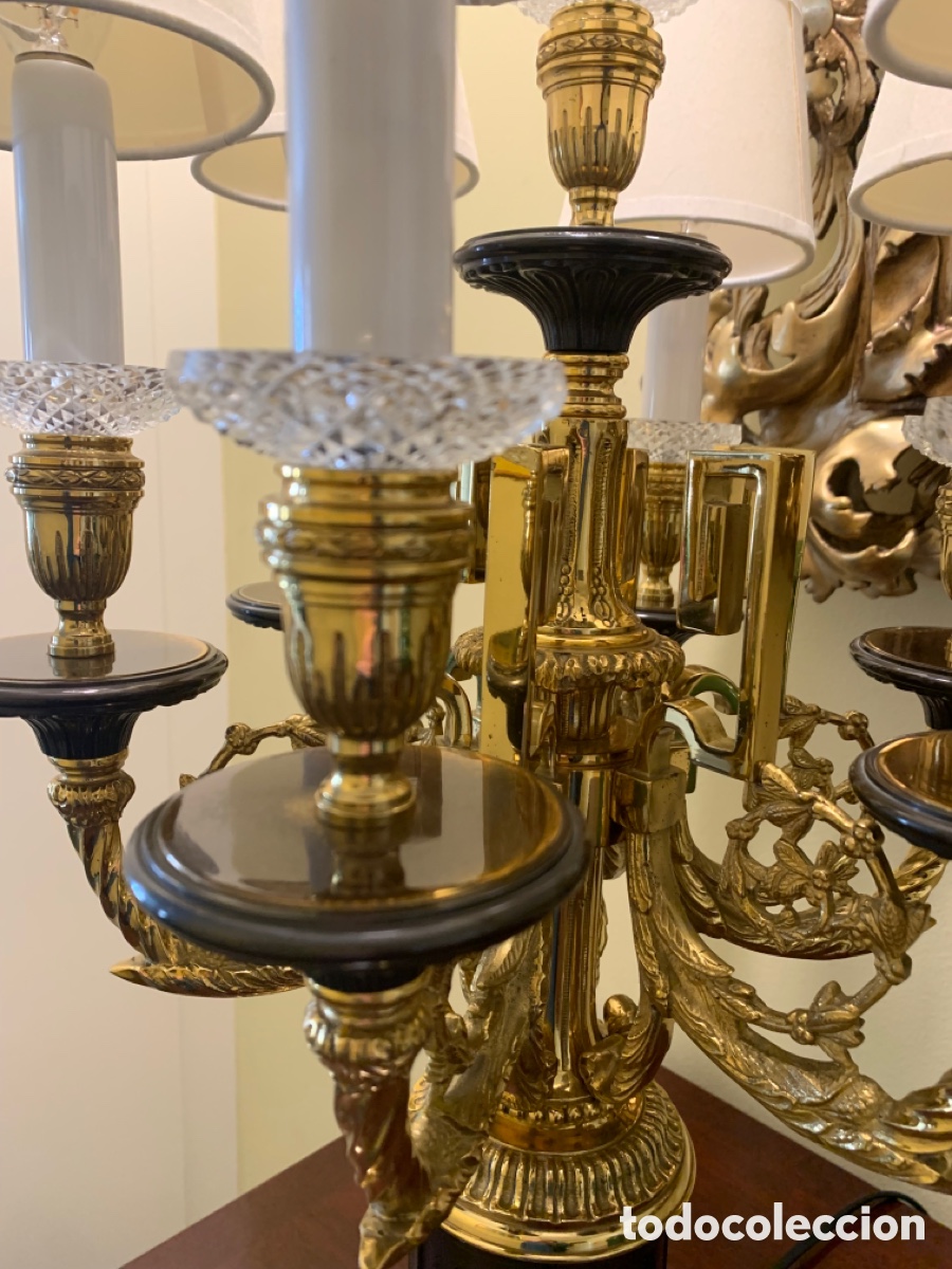 Antig&uuml;edades: Lampara de mesa de bronce - Foto 9