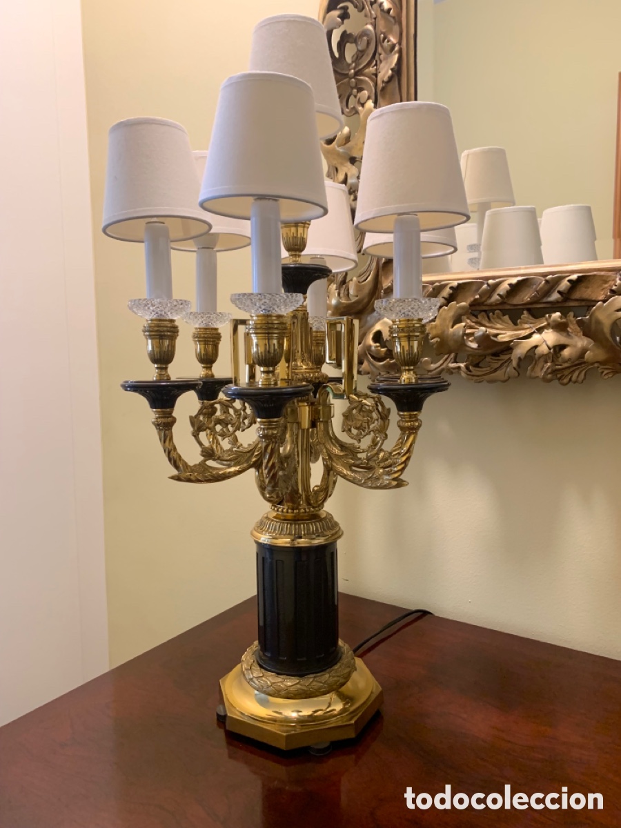Antig&uuml;edades: Lampara de mesa de bronce - Foto 11