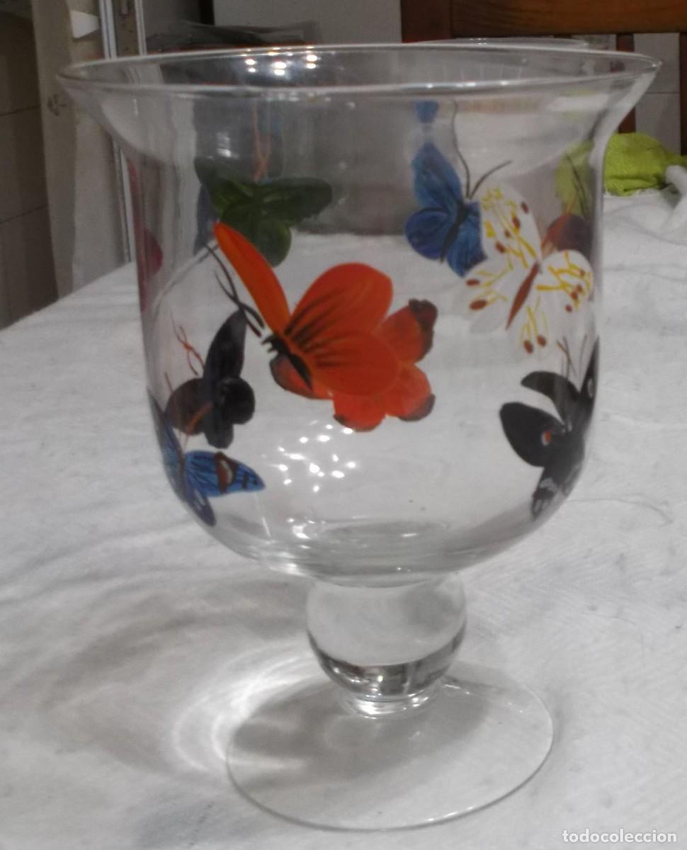 Antig&uuml;edades: copa de cristal con mariposas pintadas - Foto 1