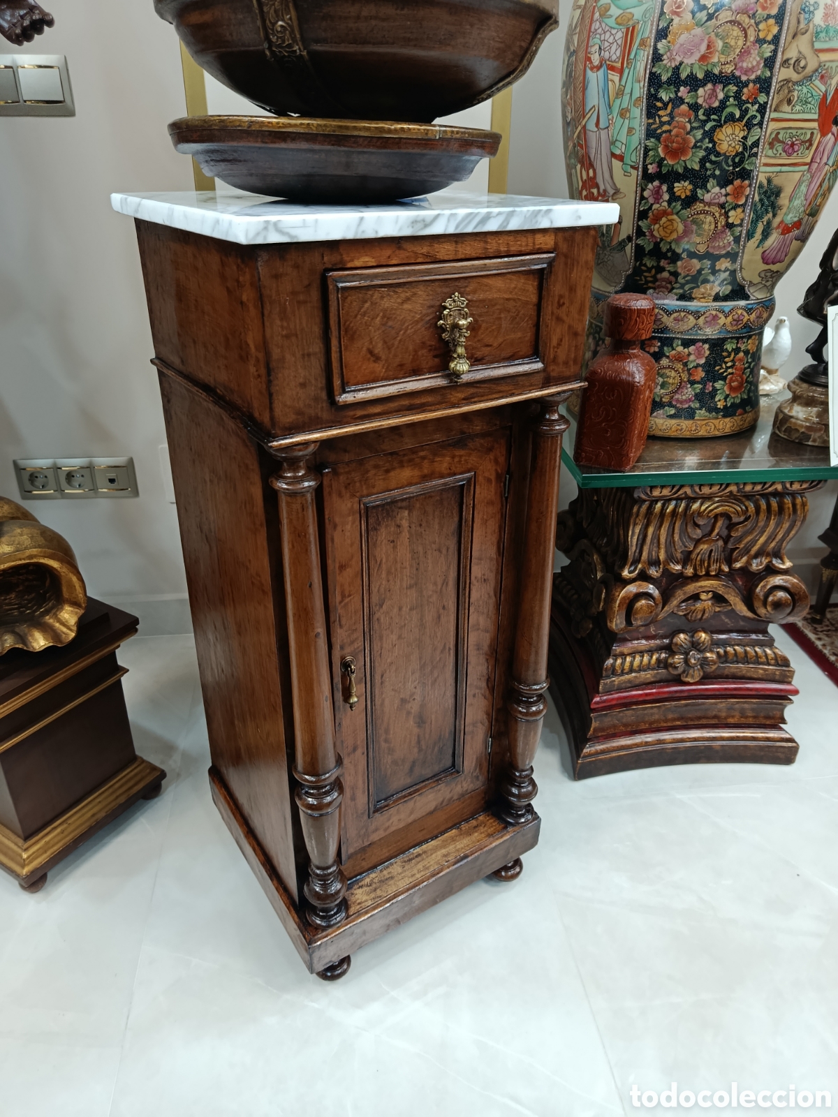 Antig&uuml;edades: Mesilla de madera y m&aacute;rmol - Foto 4