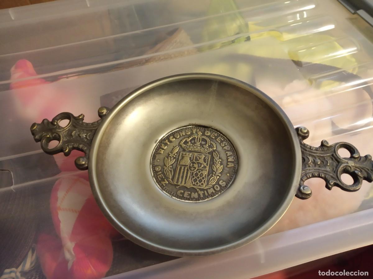 Antig&uuml;edades: Cenicero con moneda de Espa&ntilde;a - Foto 1