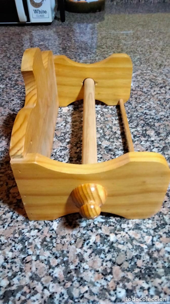 Antig&uuml;edades: soporte de madera para papel de cocina - Foto 1