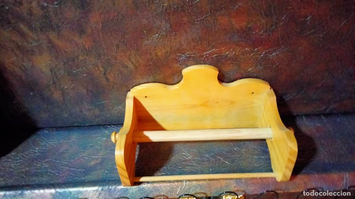 Antig&uuml;edades: soporte de madera para papel de cocina - Foto 5