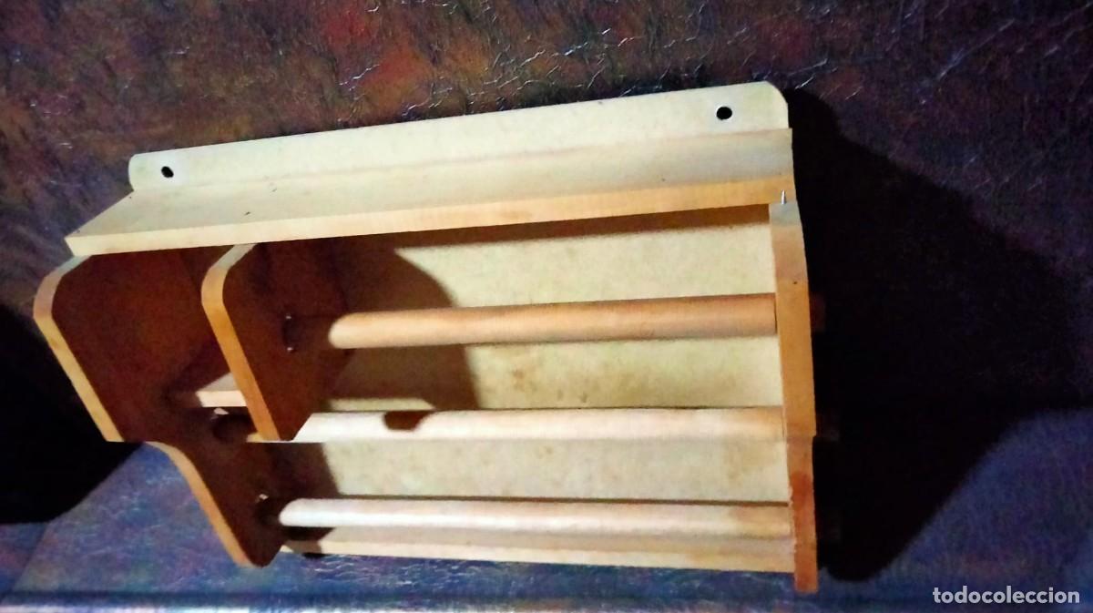 Antig&uuml;edades: soporte de madera para papel de cocina - Foto 1