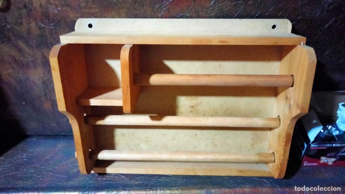 Antig&uuml;edades: soporte de madera para papel de cocina - Foto 3