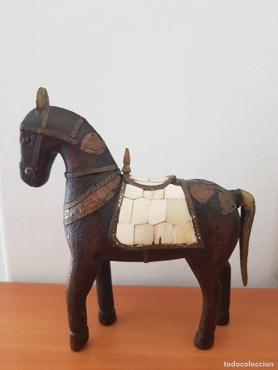 Antig&uuml;edades: CABALLO DE MADERA ANTIGUO - Foto 1